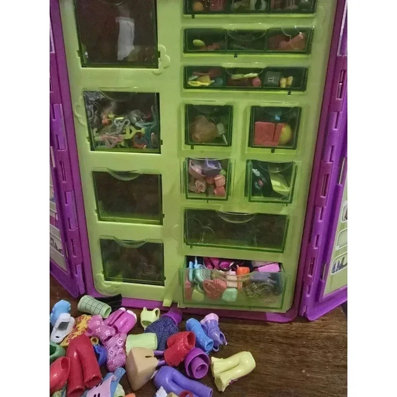 Polly Pocket - Massive Lot Of Dolls Clothing, Pets, and Accessories- Vintage - Picture 12 of 16